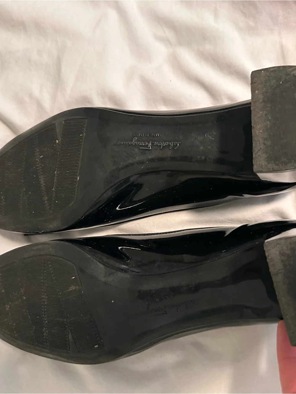 Size 10 Salvatore Ferragamo Black Patent Leather Bow Round-Toe Flats VGUC